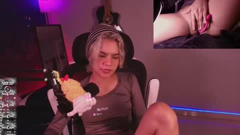 Snapshot of marlena3312 chatting on 27, 11, 2025 Marlena online show from 27, 11, 2025