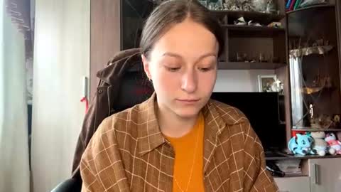 Snapshot of marlenahuit chatting on 18, 6, 2026 Lena online show from 18, 6, 2026