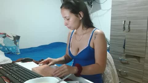 marly_hottest online show from 17, 12, 2025