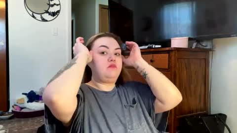 Snapshot of maroon_moon chatting on 17, 2, 2025 maroon_moon online show from 17, 2, 2025