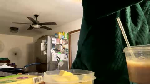 Snapshot of maroon_moon chatting on 19, 2, 2025 maroon_moon online show from 19, 2, 2025