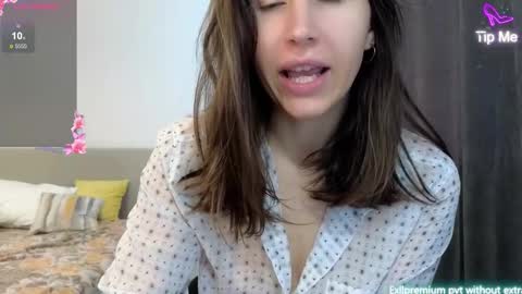 Snapshot of marrycolins chatting on 15, 9, 2025 marrycolins online show from 15, 9, 2025