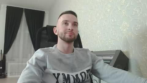 Snapshot of marselle_looker chatting on 1, 12, 2025 Marselle online show from 1, 12, 2025