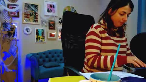 martaedams online show from 5, 11, 2025