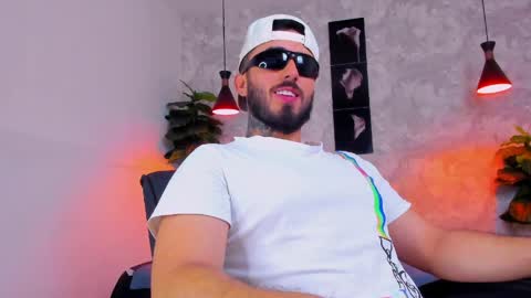 Snapshot of martin_foster_ chatting on 5, 4, 2026 Martin Foster online show from 5, 4, 2026