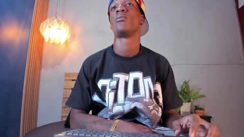 Snapshot of martin_killer chatting on 22, 11, 2025 Martin online show from 22, 11, 2025