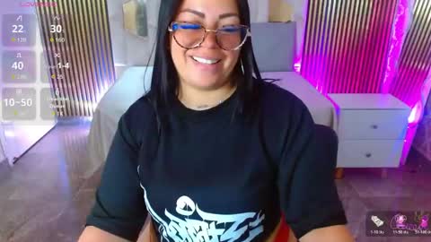 Snapshot of martina_tay chatting on 1, 5, 2026 Hey im martina online show from 1, 5, 2026