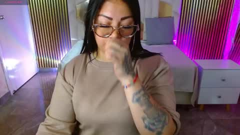 Snapshot of martina_tay chatting on 2, 5, 2026 Hey im martina online show from 2, 5, 2026