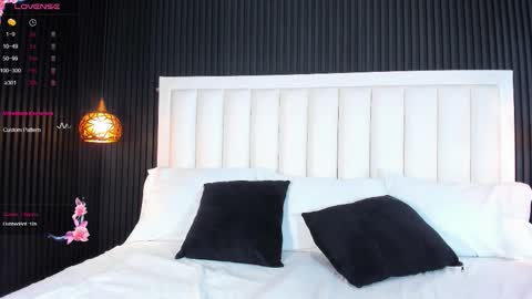 Martina Gracex online show from 6, 10, 2025