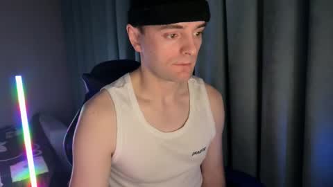 Snapshot of martinboy01 chatting on 17, 11, 2025 Martin online show from 17, 11, 2025