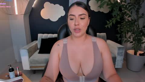 Martinna Bonnet online show from 8, 2, 2025