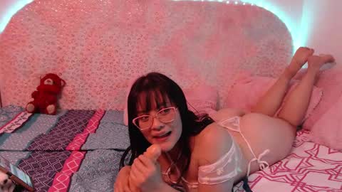 Snapshot of mary_creaamy chatting on 25, 1, 2025 mary_creaamy online show from 25, 1, 2025