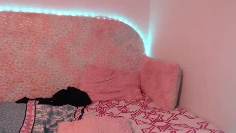 Snapshot of mary_creaamy chatting on 27, 1, 2025 mary_creaamy online show from 27, 1, 2025