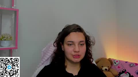 Snapshot of mary_f0x chatting on 4, 7, 2026 Mary fox online show from 4, 7, 2026