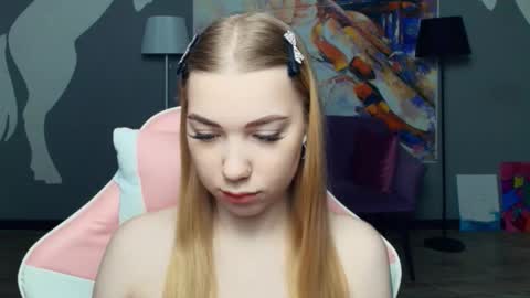 Snapshot of mary_hope_u chatting on 15, 12, 2025 Mary online show from 15, 12, 2025