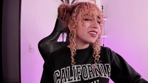 Snapshot of mary_jane_lovers chatting on 21, 1, 2025 Mary Jane online show from 21, 1, 2025