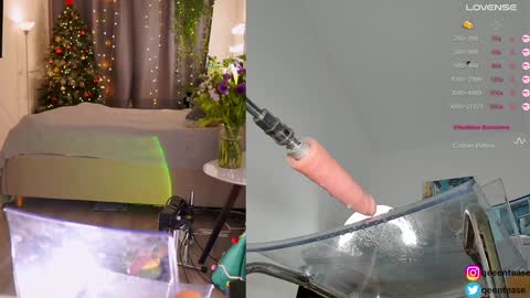 Caroline  qeeentease - ints qeentease - twitter online show from 21, 12, 2024