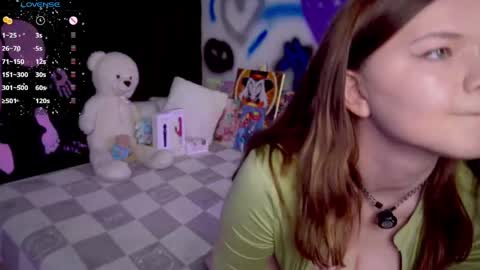 Snapshot of mary_lunar chatting on 9, 4, 2026 Mary online show from 9, 4, 2026