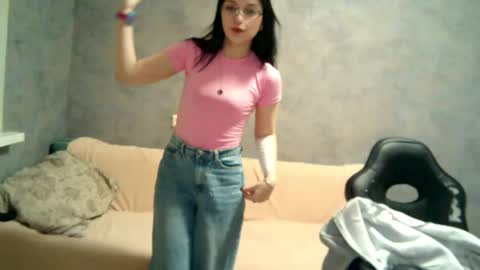 Snapshot of maryellensiewert chatting on 28, 11, 2025 Stephie online show from 28, 11, 2025