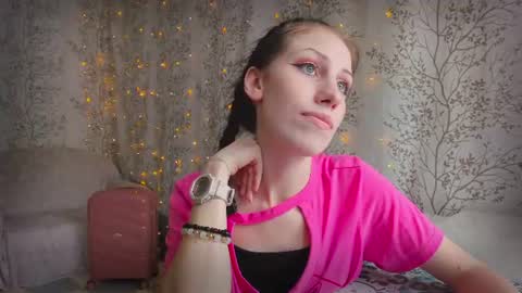 Snapshot of marylou_ chatting on 18, 7, 2026 Mary Lou online show from 18, 7, 2026