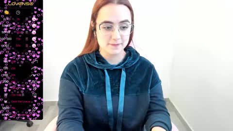 Snapshot of maryluna95 chatting on 25, 2, 2025 Dulce Maria online show from 25, 2, 2025