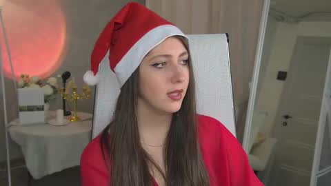 Snapshot of marymillerr chatting on 23, 12, 2025 Mary Miller online show from 23, 12, 2025