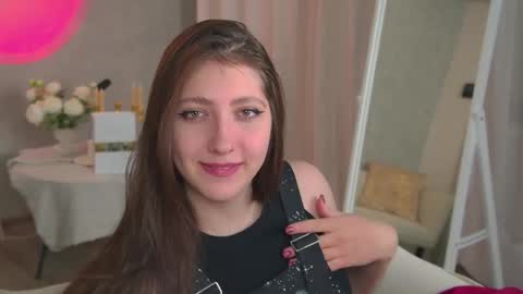 Snapshot of marymillerr chatting on 7, 1, 2026 Mary Miller online show from 7, 1, 2026