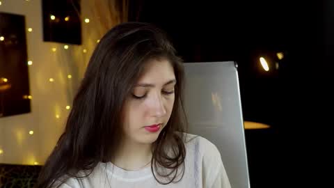 Snapshot of marymillerr chatting on 3, 3, 2026 Mary Miller online show from 3, 3, 2026