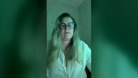 Snapshot of maryymartin chatting on 27, 7, 2026 Mary online show from 27, 7, 2026