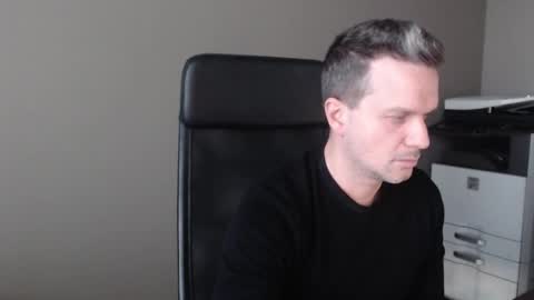 Snapshot of maschiodavide89 chatting on 24, 12, 2024 David online show from 24, 12, 2024