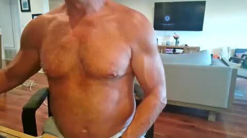 Snapshot of mascmuscle49 chatting on 1, 6, 2026 mascmuscle49 online show from 1, 6, 2026