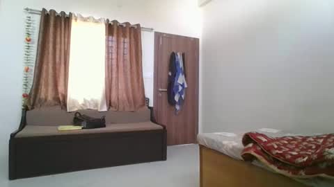 maskboyz2003 online show from 31, 12, 2024