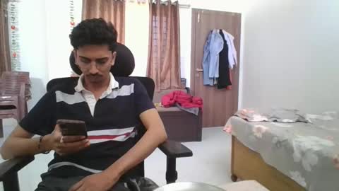 maskboyz2003 online show from 20, 1, 2025