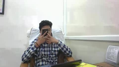 maskboyz2003 online show from 5, 2, 2025