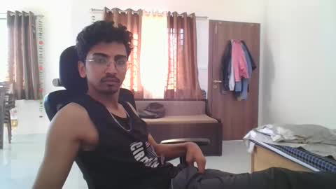 maskboyz2003 online show from 10, 2, 2025