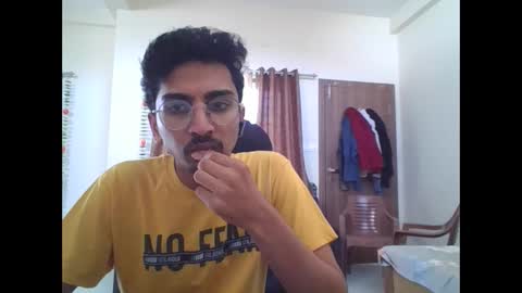 maskboyz2003 online show from 13, 2, 2025