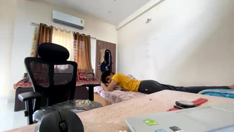 maskboyz2003 online show from 25, 9, 2025