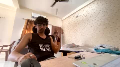 maskboyz2003 online show from 6, 10, 2025