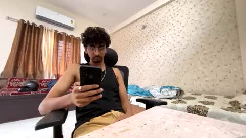 maskboyz2003 online show from 26, 10, 2025