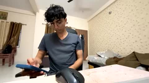 maskboyz2003 online show from 18, 12, 2025