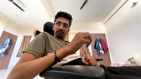 Mask Boy online show from 8, 12, 2024