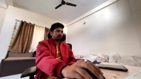 Mask Boy online show from 17, 12, 2024