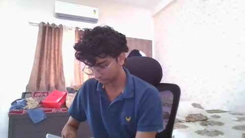 Mask Boy online show from 29, 10, 2025