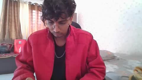 Mask Boy online show from 19, 11, 2025