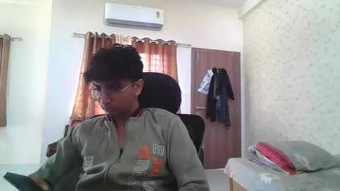 Mask Boy online show from 23, 11, 2025