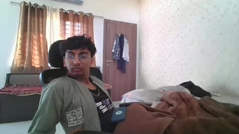 Mask Boy online show from 4, 12, 2025