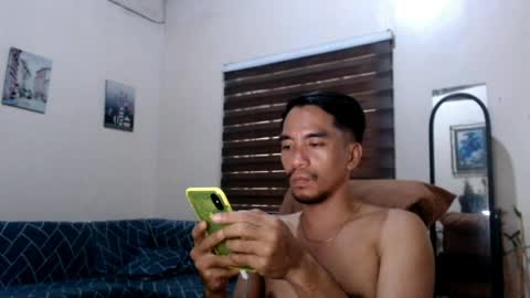 Snapshot of massive_boner02 chatting on 21, 4, 2026 massive_boner02 online show from 21, 4, 2026