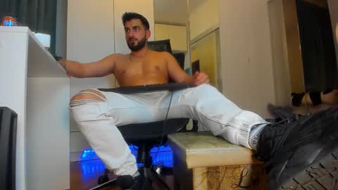 Snapshot of master9four chatting on 10, 10, 2025 Matthew online show from 10, 10, 2025