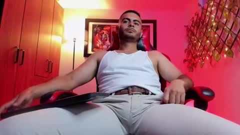 Snapshot of master_sam_ chatting on 18, 12, 2025 Master online show from 18, 12, 2025