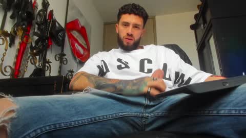 Snapshot of master_steven_01 chatting on 28, 12, 2024 steven online show from 28, 12, 2024